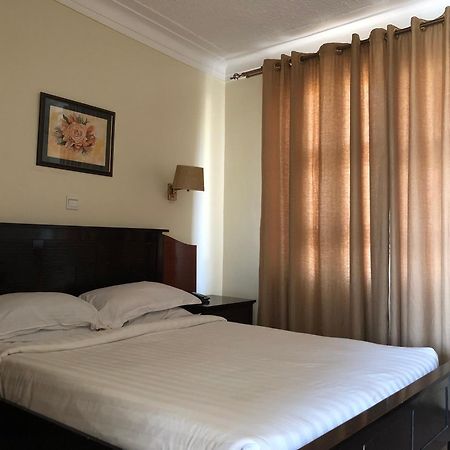 Shangri-La Hotel Muyenga Bugolobi Εξωτερικό φωτογραφία