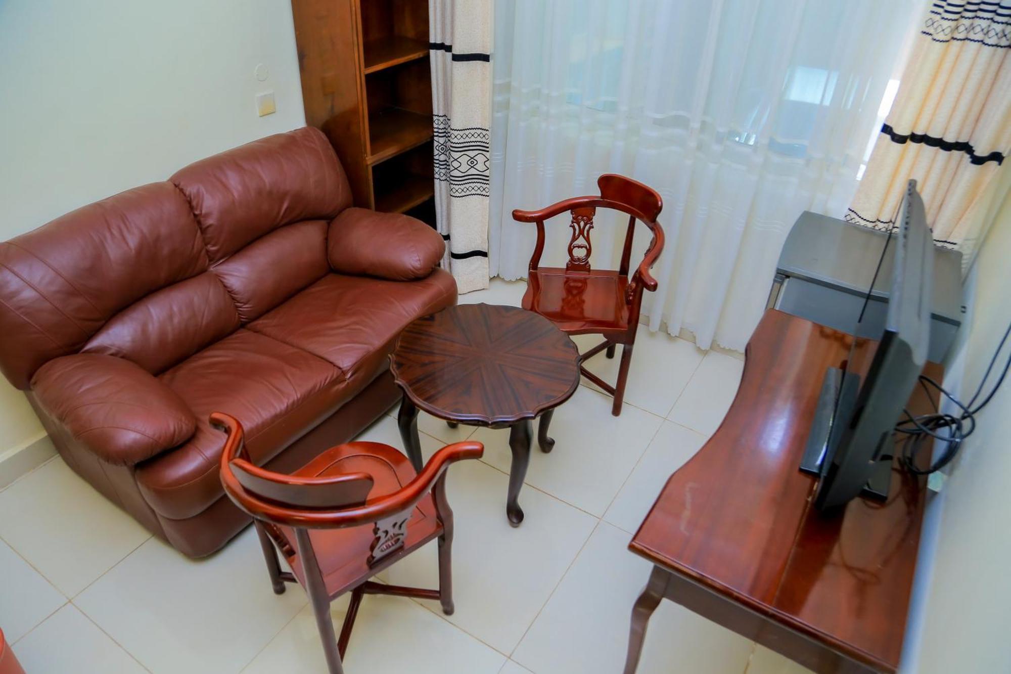 Shangri-La Hotel Muyenga Bugolobi Εξωτερικό φωτογραφία