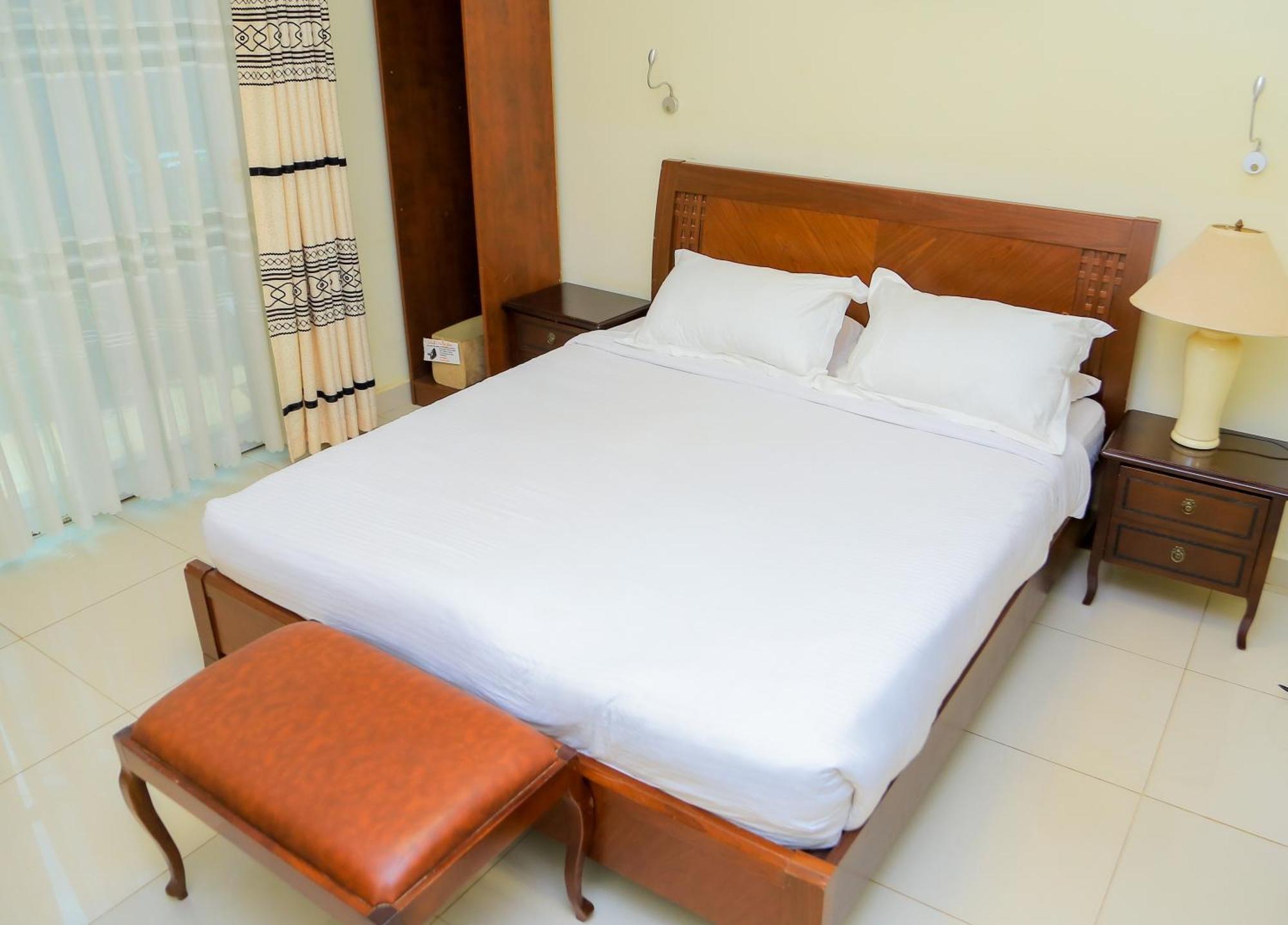 Shangri-La Hotel Muyenga Bugolobi Εξωτερικό φωτογραφία