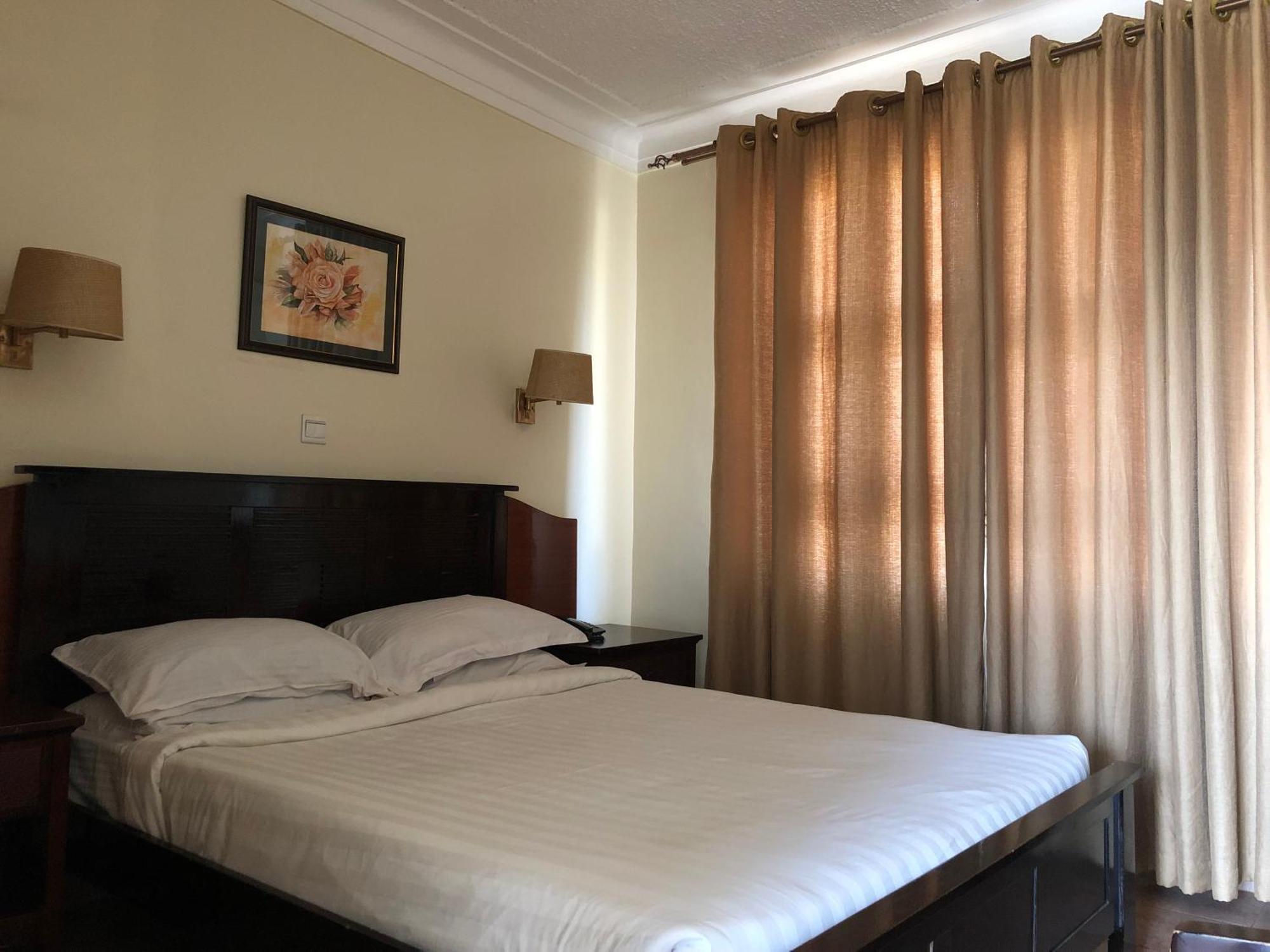 Shangri-La Hotel Muyenga Bugolobi Εξωτερικό φωτογραφία