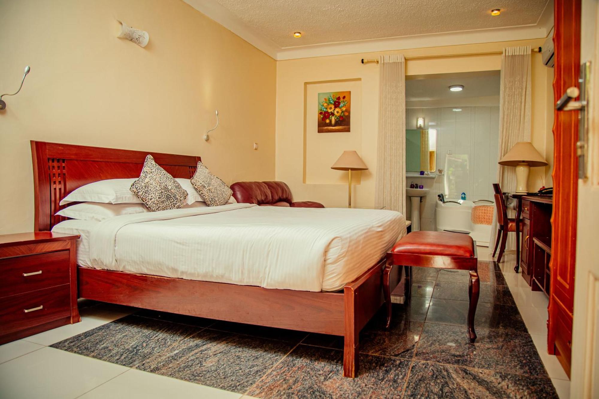 Shangri-La Hotel Muyenga Bugolobi Εξωτερικό φωτογραφία
